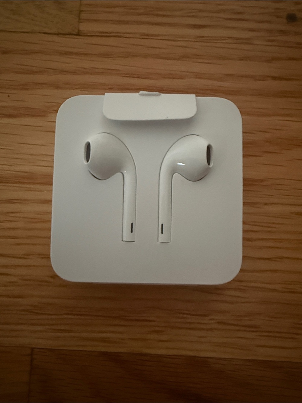 Wired headphones